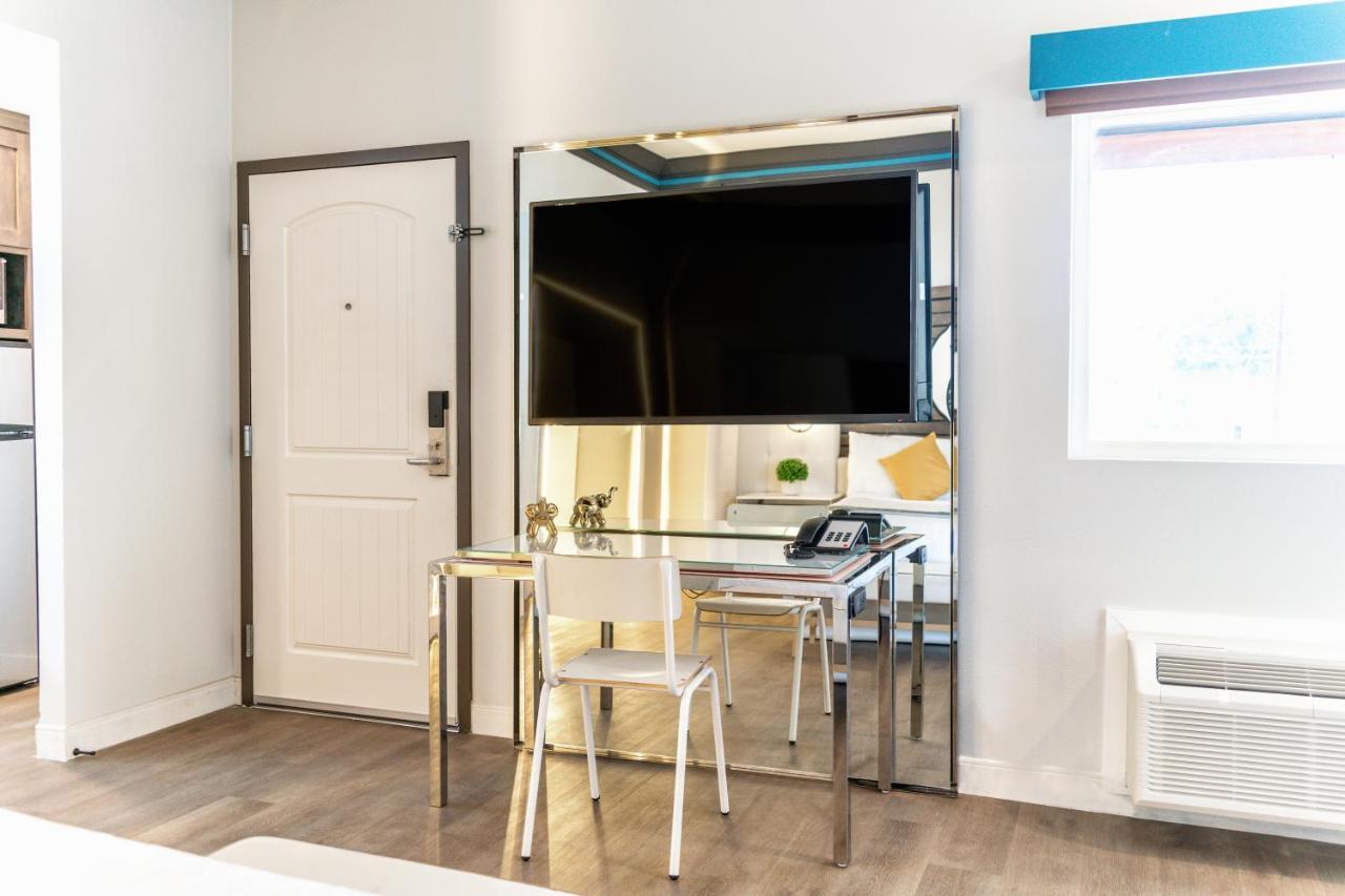 Aspire Inn Studios & Spas Bellflower Dış mekan fotoğraf